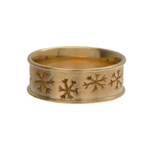 Festive 14K Yellow Gold 8mm Snowflake Band