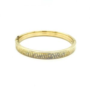 14K Yellow Gold 7.5mm Textured Detail Oval Hinged Bangle