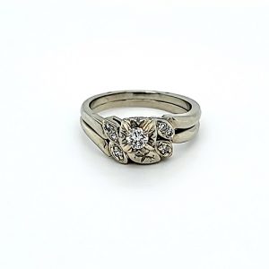 18K White Gold 7 Diamond 2 Ring Wedding Set