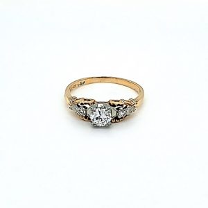 14K – 18K Yellow & White Gold .40CT Round Brilliant Cut Diamond Centre & 2 Diamond Accent Engagement Ring
