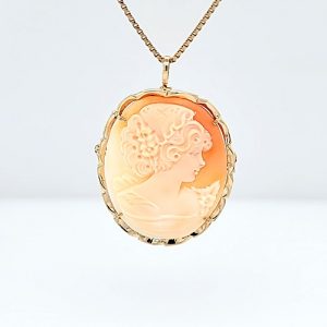 10K Yellow Gold 38mm Fine Carved Oval Cameo Pendant/Brooch