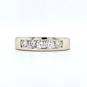 18K White Gold 5 Round Brilliant Cut Diamond Band Style Ring