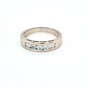 18K White Gold 5 Round Brilliant Cut Diamond Band Style Ring