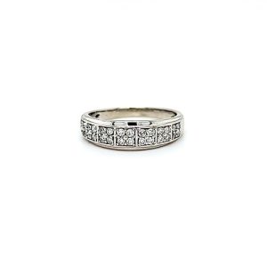 10K White Gold 28 Round Brilliant Cut Diamond Band Style Ring