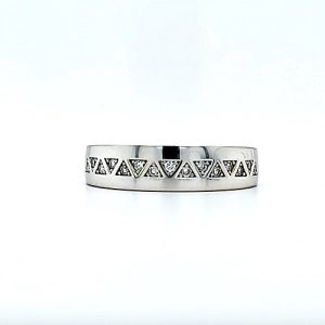 10K White Gold 15 Triangle Set Diamond Band