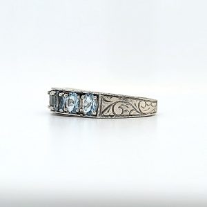 14K White Gold Ring w/ 7 Oval Shape Aquamarine Gemstones