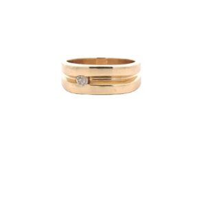 10K Yellow Gold 1 RBC Diamond Concaved Centre Band
