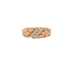14K Yellow Gold Floral Pattern Ring w/3 RBC Diamonds