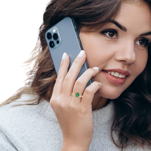 14K Yellow Gold Pear Cut Emerald 9 Diamond Accent Ring - Image 2